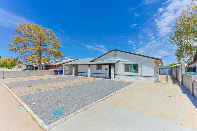 Building Photo - 1510 W 7th Dr