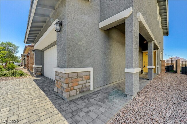 Building Photo - 386 Larksong Ave