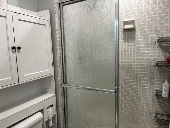 Building Photo - 5323 SE Miles Grant Rd