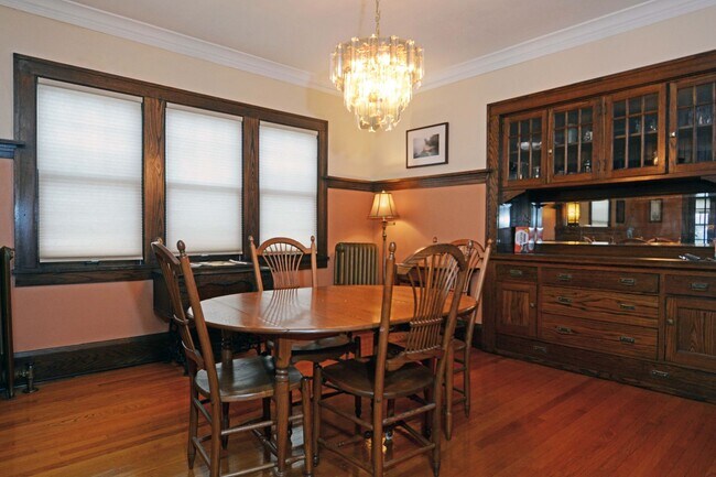 Building Photo - Charming, Fully Furnished 2BR Condo – All Utilities Included!