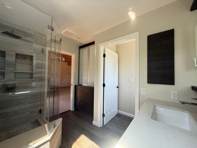 Building Photo - 3 Bed/2Bath Ready to Move In