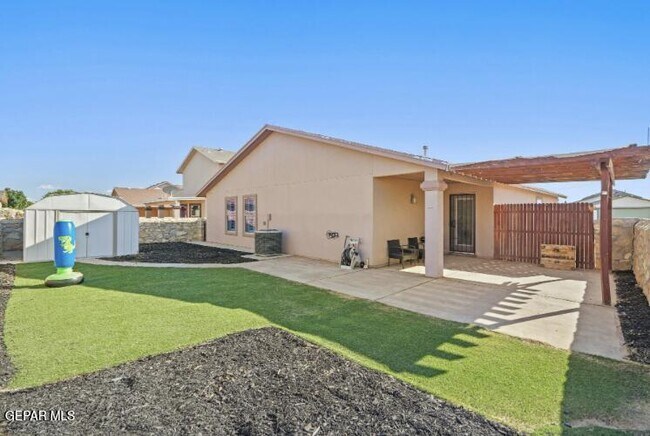 Building Photo - 3240 Bell Point Dr