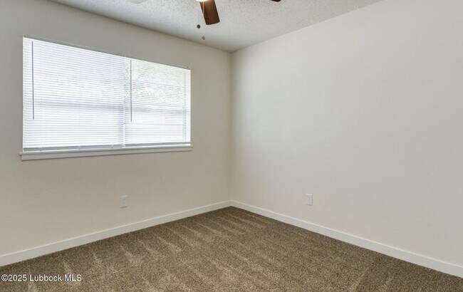 Building Photo - 3/2/1 FOR LEASE - SOUTH LUBBOCK