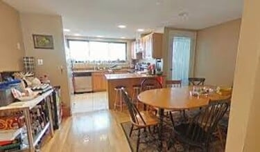 Building Photo - 3 bedroom Unit in Brighton, Steps from The T, Eat, in Kitchen Laundry on a Site, Parking for Rent