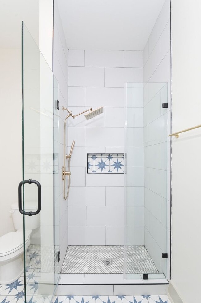 Building Photo - Pre-Leasing for the 26-27 School Year! - M...