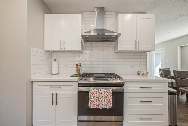 Building Photo - 15211 Camino Del Sol Dr