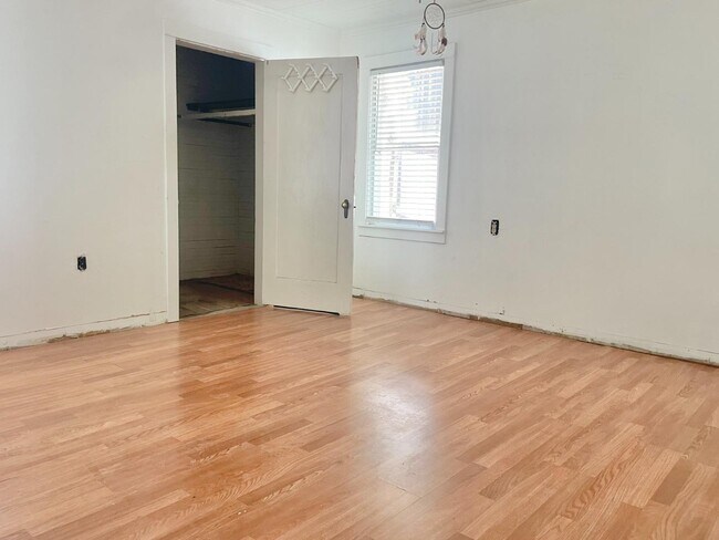 Building Photo - 2896 Clay St