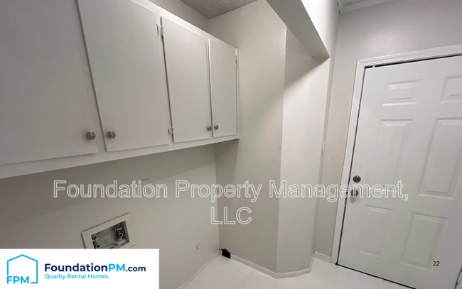 Building Photo - 2143 Vollintine Ave