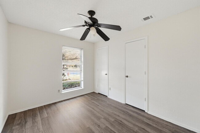 Building Photo - Charming 3-bedroom, 2-bathroom home in Glenn Heights, TX