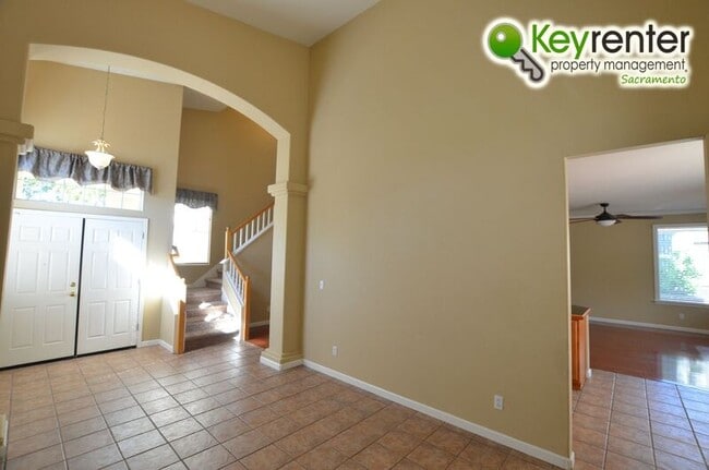 Building Photo - 1845 Ardfern Way