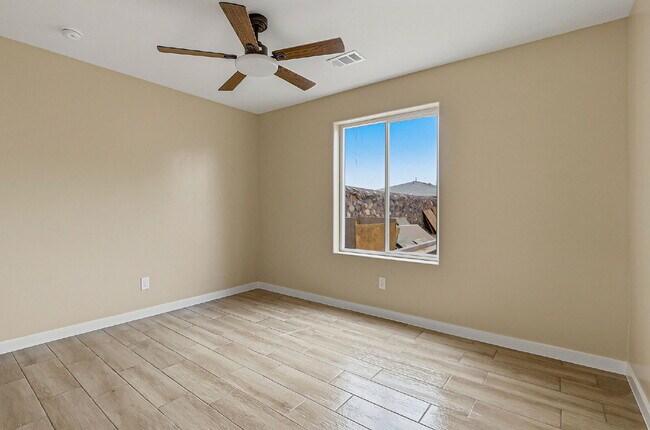 Building Photo - Brand new 2 bed 1 bath apartment in 79924