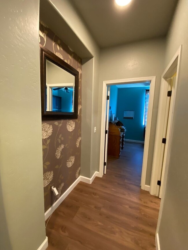 Building Photo - Big beautiful Home for rent in Visalia, Ca