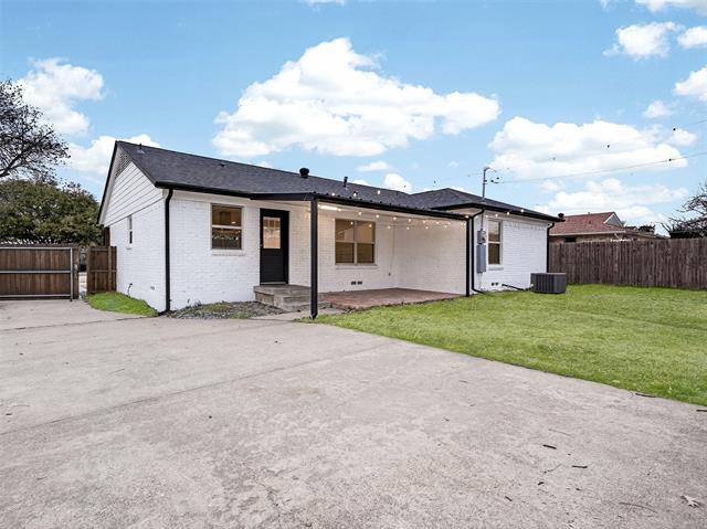 Building Photo - 1808 Oates Dr