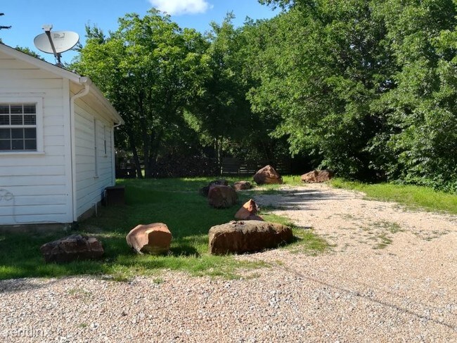 Building Photo - 5412 Meandering Rd