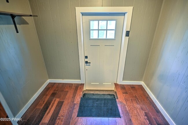 Building Photo - 424 Sunset Forest Dr