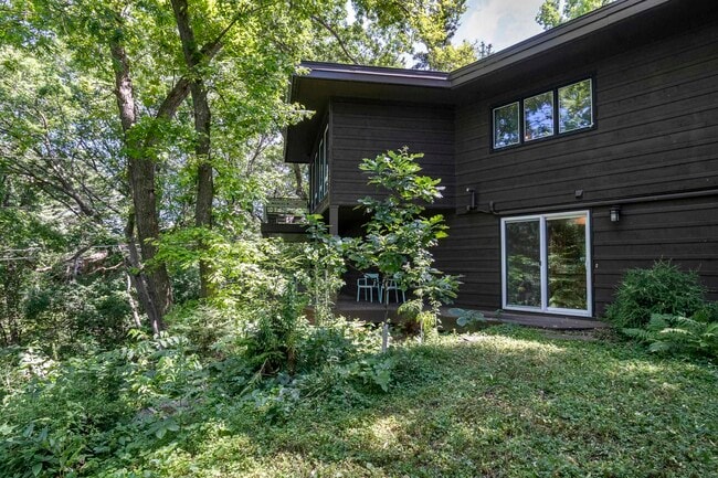 Building Photo - 6002 Hammersley Rd