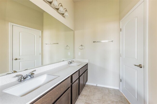Building Photo - 205 Spiny Lizard Ln
