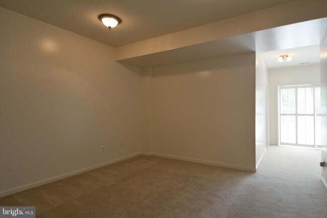 Building Photo - 5080 Grimm Dr