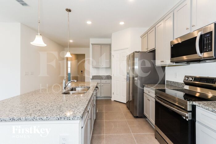 Building Photo - 307 Corbel Ln
