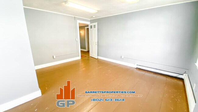 Building Photo - 102 S Main St