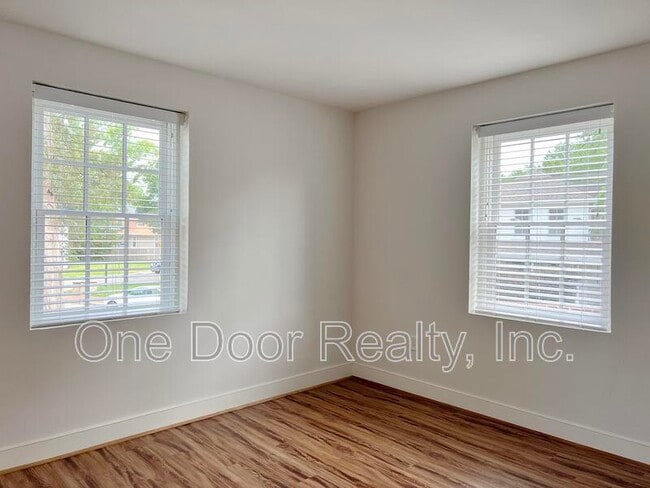 Building Photo - 732 Scotland St