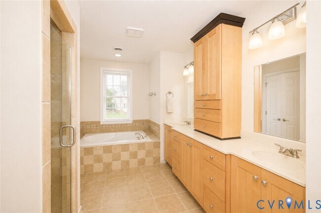 Building Photo - 11320 Sadler Oaks Dr