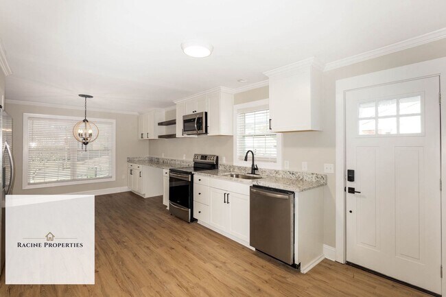 Building Photo - Charming Three Bedroom in Greer, SC