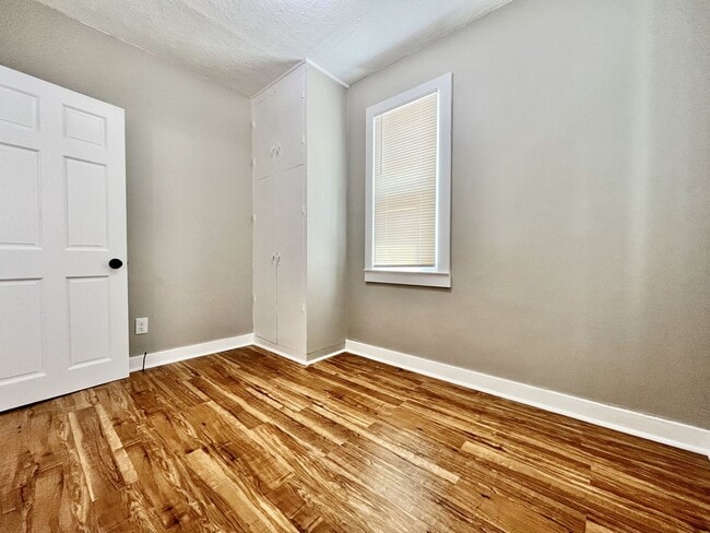 Building Photo - Two Bedroom Home in Wyoming