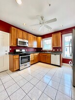 Building Photo - 102 Salem St