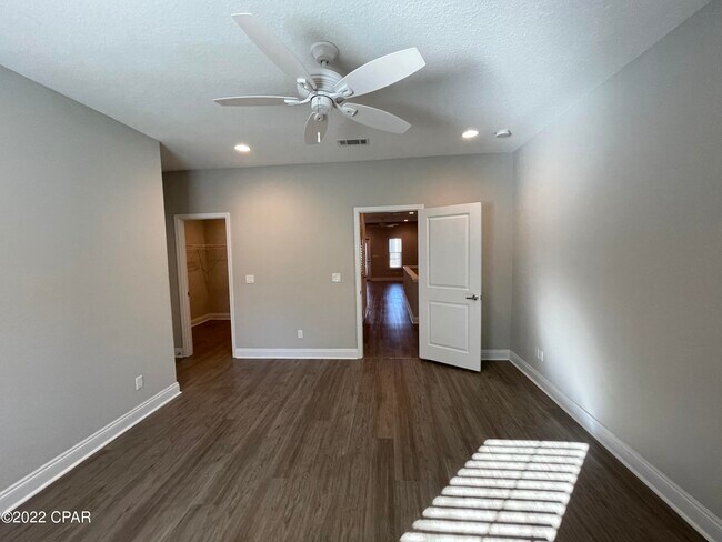 Building Photo - 22940 Ann Miller Rd