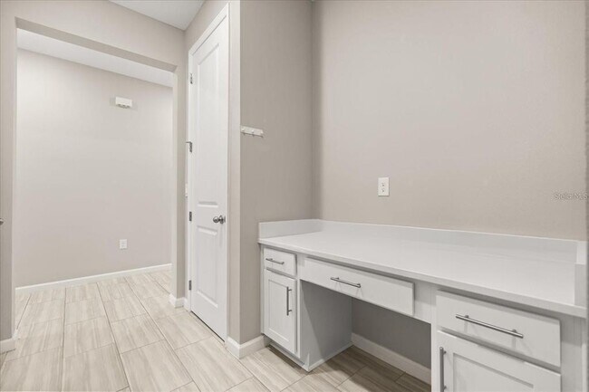 Building Photo - 4028 Southern Vis Lp