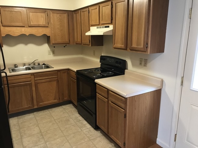 KITCHEN - 108 Morgan St