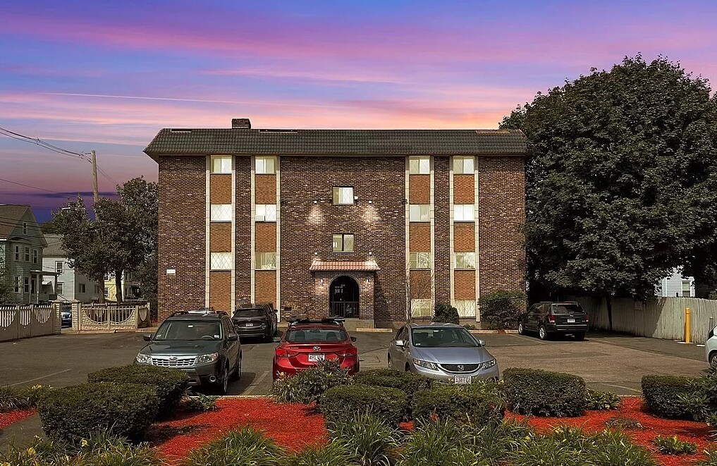 Building Photo - 303 Lowell St