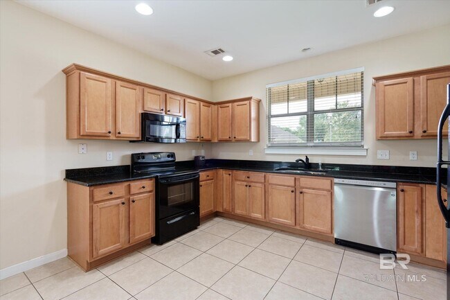Building Photo - 8795 Bainbridge Dr