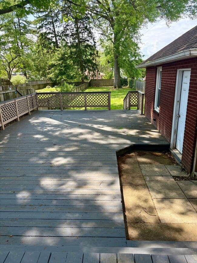 Building Photo - 4 Bedroom 1.5 Bath in Suburban SD- Large Yard/Deck and Garage