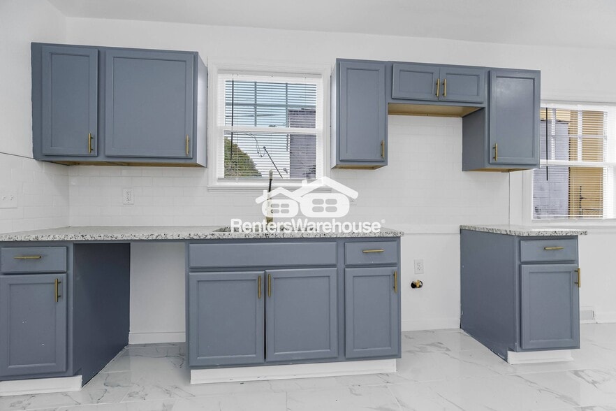 Building Photo - 1111 E 76th St