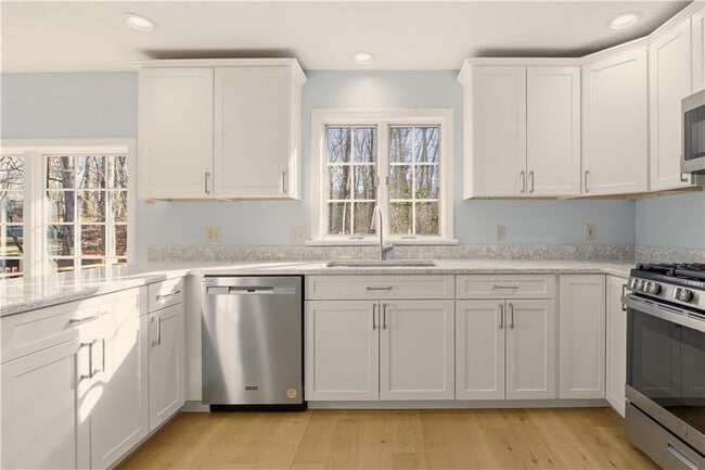 Building Photo - 141 Laurel Ridge Ln