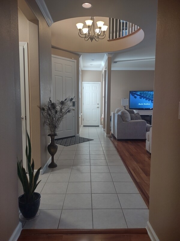 Building Photo - 1122 Mitchell Ln