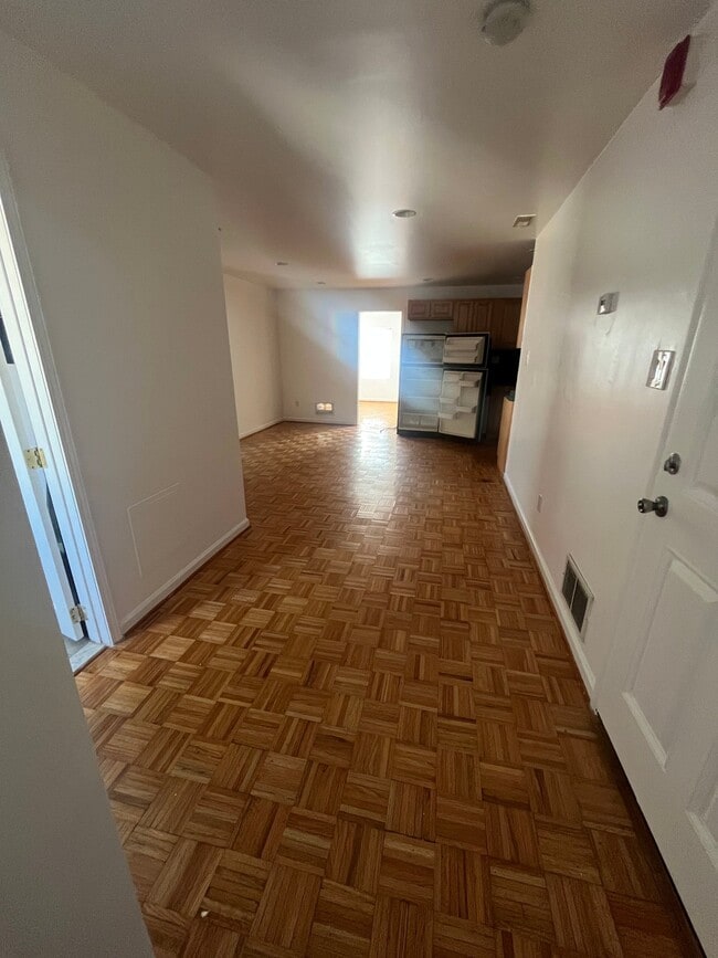 Building Photo - 1211 Ridge Ave