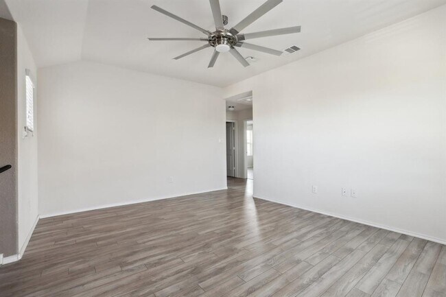 Building Photo - 5713 Kennedy St