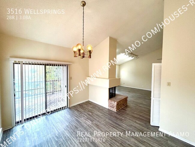 Building Photo - *MOVE IN SPECIAL* Tri-Level 2 Bedroom / 3 ...