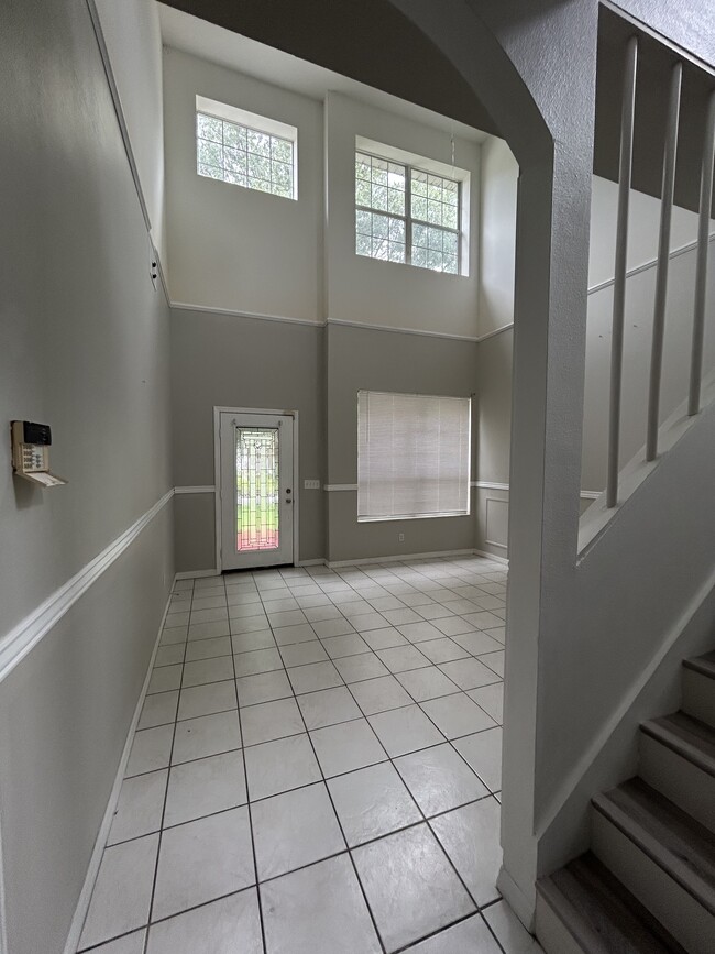 Building Photo - 1752 Cambridge Village Ct