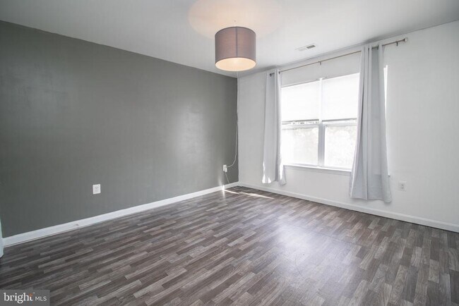 Building Photo - 45567 Bethson St