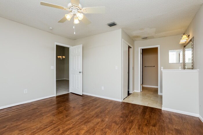 Building Photo - 1685 Torrington Cir
