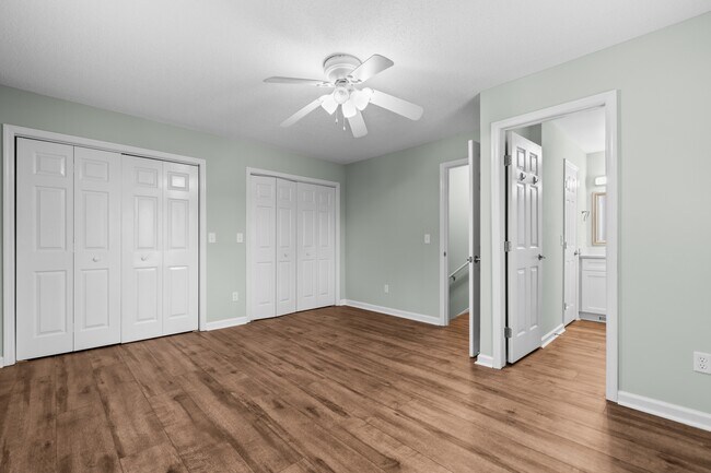Building Photo - 311 S Willow Dr
