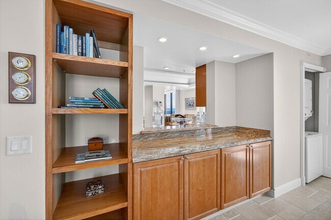 Building Photo - 400 S Beach Rd