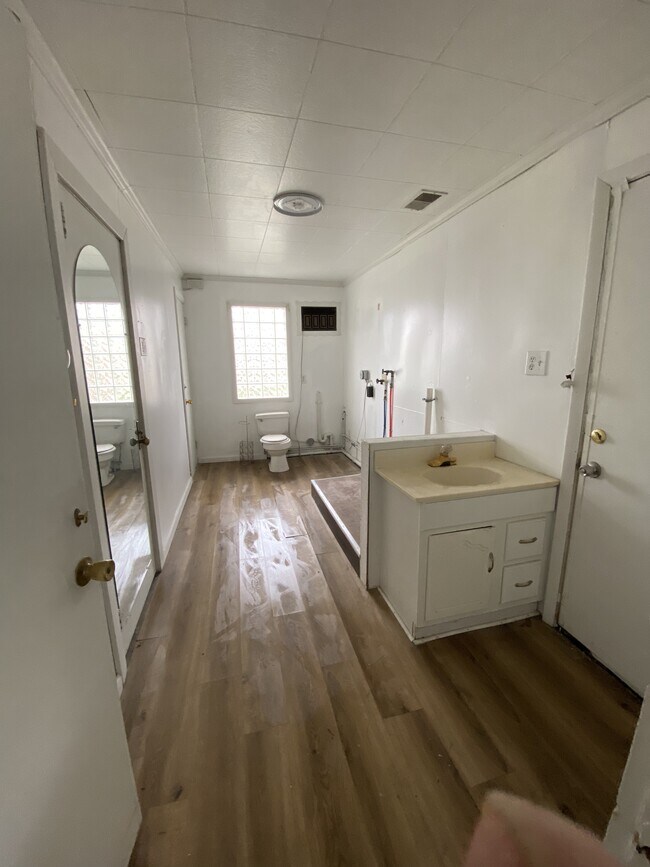 Building Photo - 174 N Buhl Farm Dr