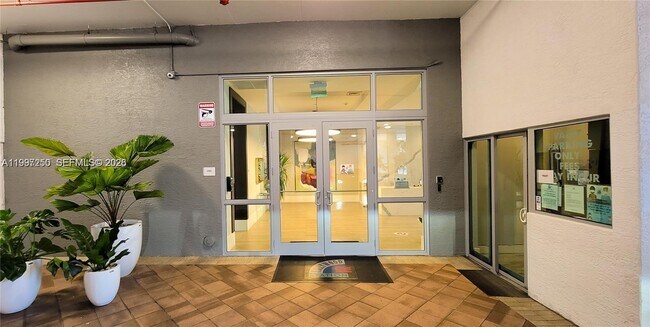 Building Photo - 140 S Dixie Hwy