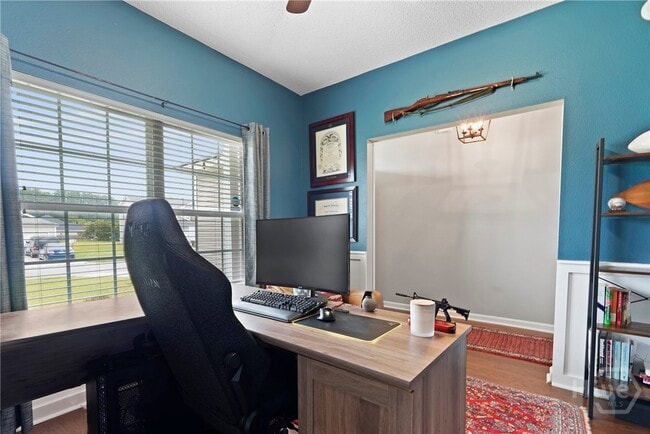 Building Photo - 25 Evergreen Oak Dr