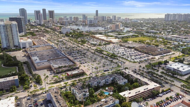 Building Photo - 1333 E Hallandale Beach Blvd